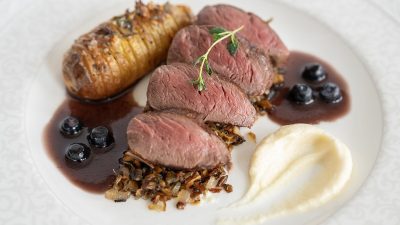 phoca_thumb_l_1_Indrefilet_reinsdyr_med_blabrsaus_13_mai_01_25_web